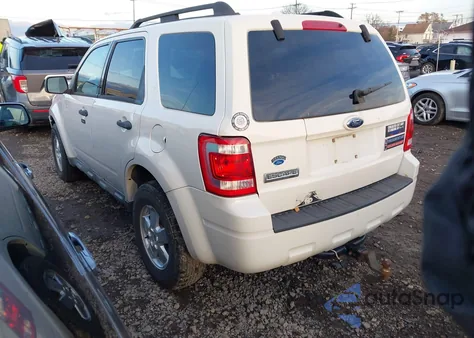 2009 Ford Escape Xlt z USA, uszkodzony, nr VIN 1FMCU03G99KC25282